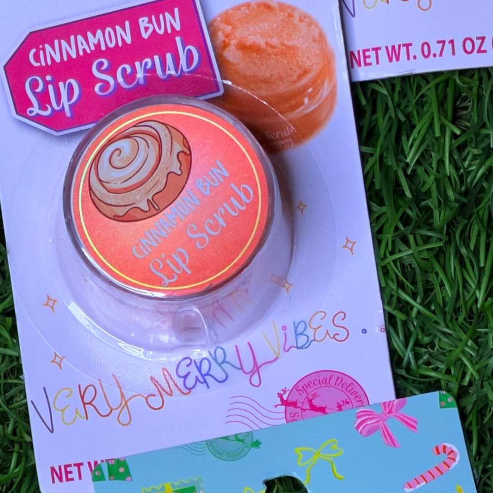 Líp Care Bundle 5 Piece Set | Lip Scrubs & Fun Lip Balms | Cute Asthetic - Picture 6 of 7